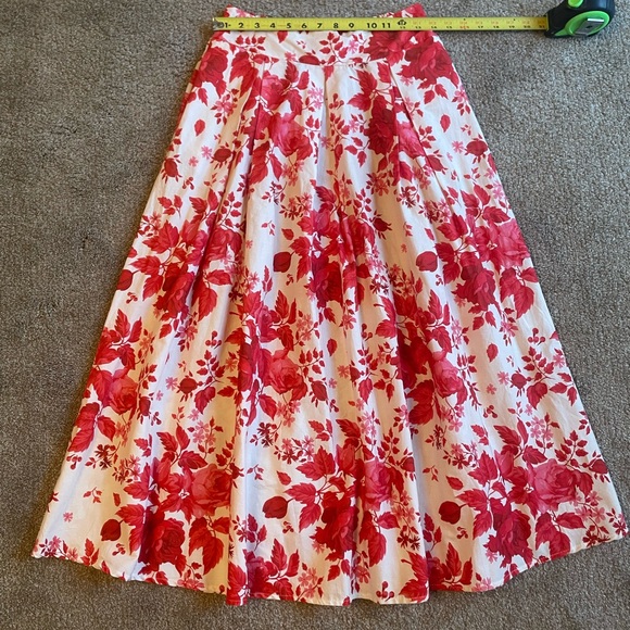 Floral Red and White Skirt Elastic Waistband Back Pockets Size S/M Made in Italy - Picture 6 of 8